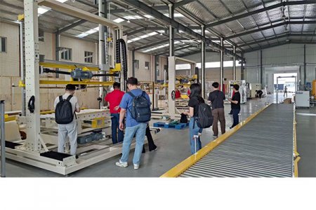 新能源客户来司参观